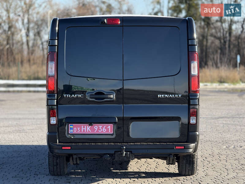 Грузовой фургон Renault Trafic 2015 в Радивилове
