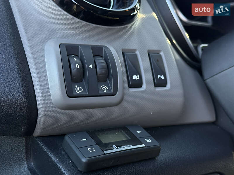 Грузовой фургон Renault Trafic 2015 в Радивилове