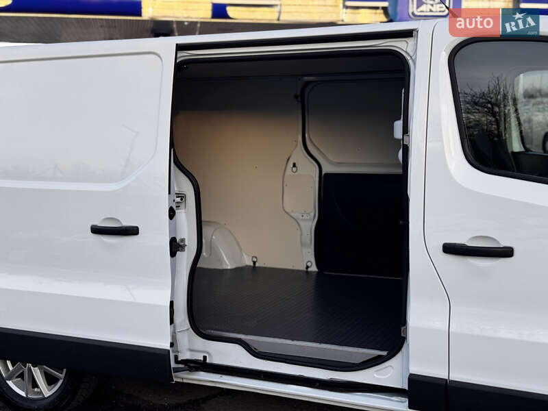 Грузовой фургон Renault Trafic 2016 в Радивилове