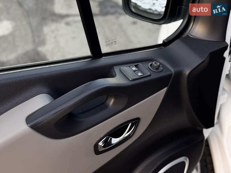 Грузовой фургон Renault Trafic 2016 в Радивилове