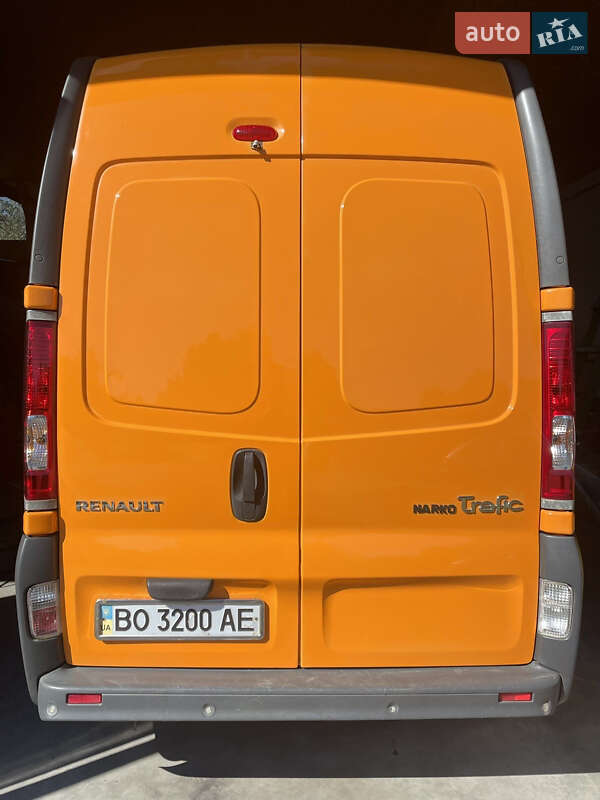 Грузовой фургон Renault Trafic 2010 в Чорткове