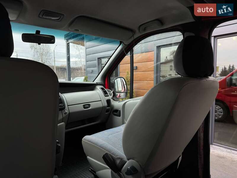 Минивэн Renault Trafic 2006 в Ровно