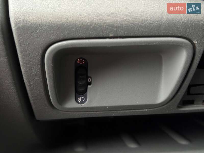 Минивэн Renault Trafic 2006 в Ровно