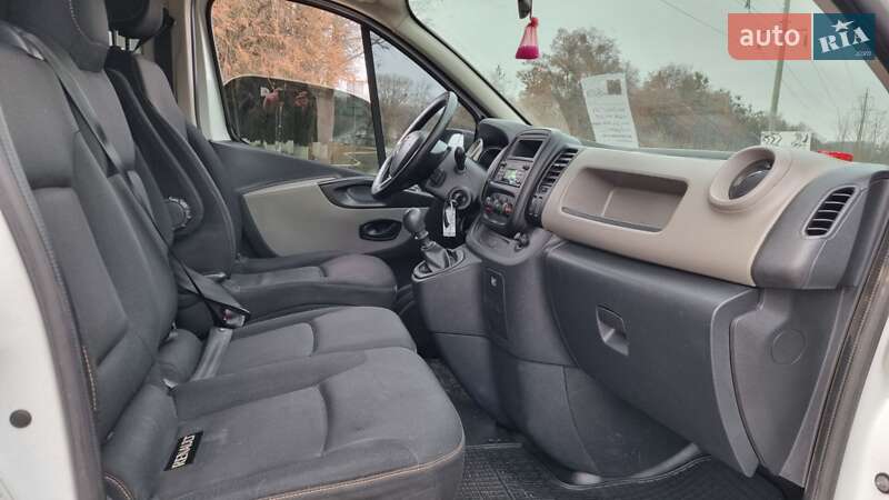 Грузовой фургон Renault Trafic 2015 в Полтаве