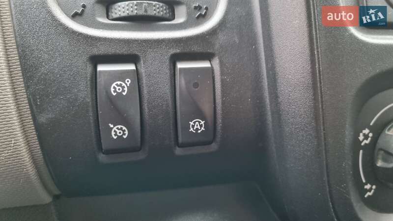 Грузовой фургон Renault Trafic 2015 в Полтаве