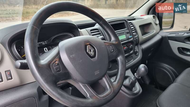 Грузовой фургон Renault Trafic 2015 в Полтаве