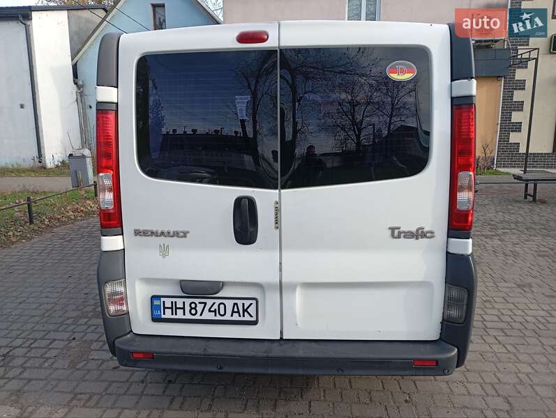 Минивэн Renault Trafic 2006 в Белгороде-Днестровском