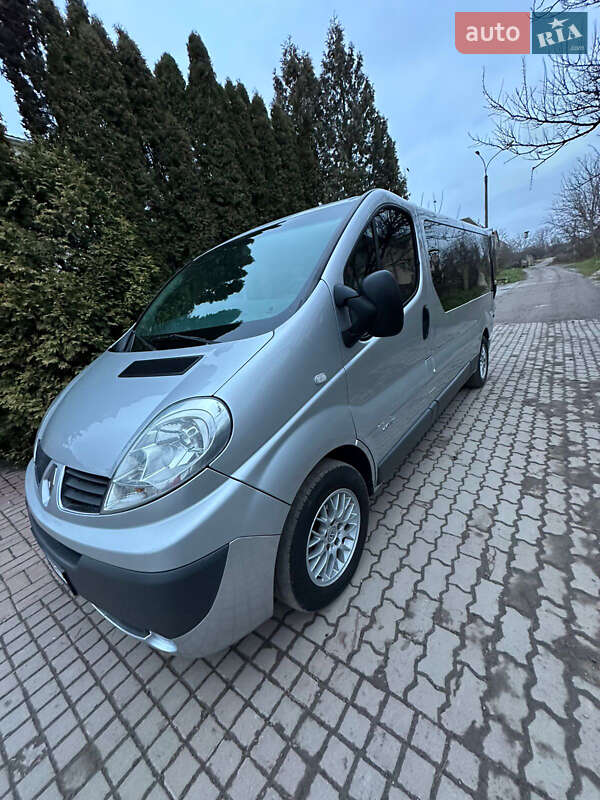 Минивэн Renault Trafic 2013 в Ровно фото 5 Минивэн Renault Trafic 2013 в Ровно