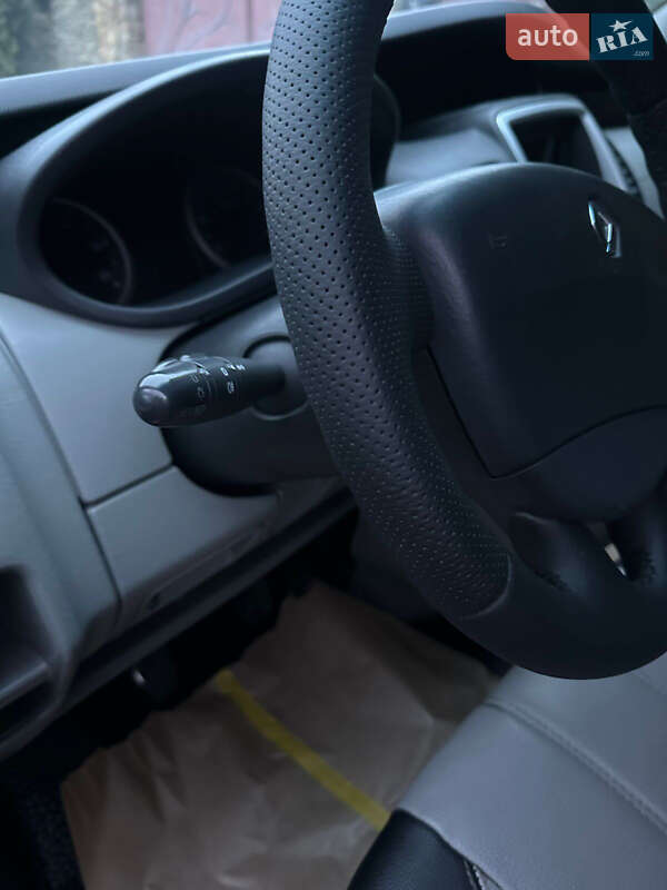 Минивэн Renault Trafic 2013 в Ровно фото 32 Минивэн Renault Trafic 2013 в Ровно