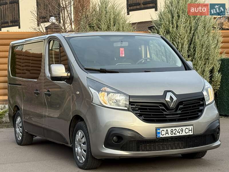 Минивэн Renault Trafic 2015 в Киеве