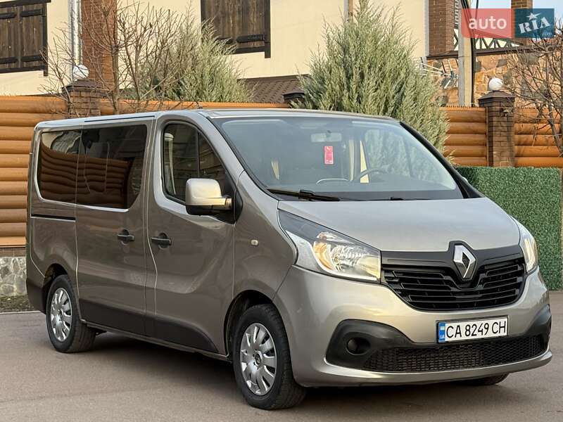 Минивэн Renault Trafic 2015 в Киеве