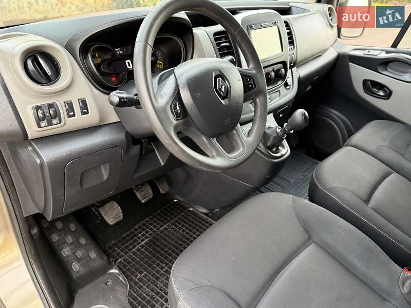 Минивэн Renault Trafic 2015 в Киеве