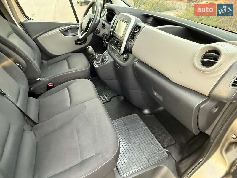 Минивэн Renault Trafic 2015 в Киеве