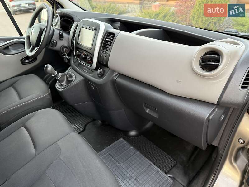 Минивэн Renault Trafic 2015 в Киеве