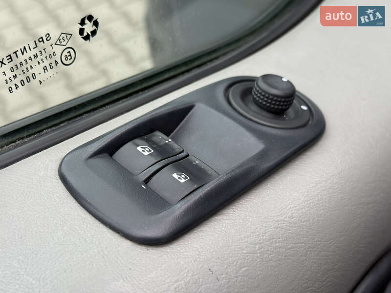 Грузовой фургон Renault Trafic 2014 в Ровно