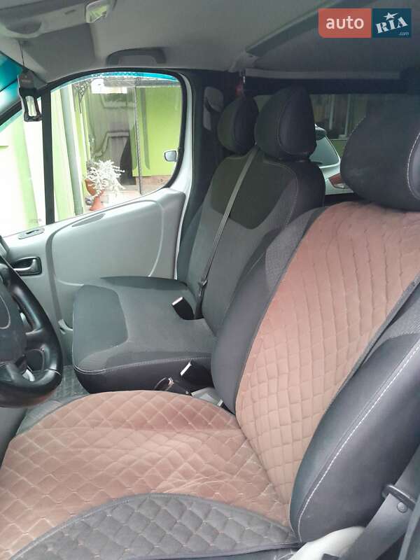 Грузопассажирский фургон Renault Trafic 2014 в Черновцах