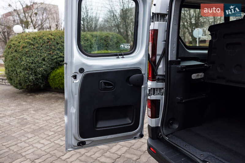 Минивэн Renault Trafic 2017 в Луцке