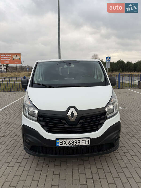 Мінівен Renault Trafic 2017 в Славуті