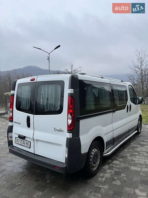 Минивэн Renault Trafic 2007 в Тячеве