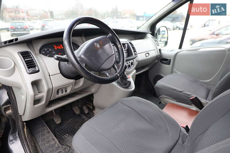 Мінівен Renault Trafic 2009 в Луцьку
