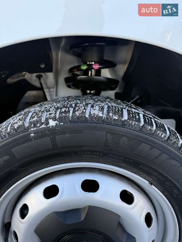 Вантажний фургон Renault Trafic 2022 в Ладижині фото 48 Вантажний фургон Renault Trafic 2022 в Ладижині