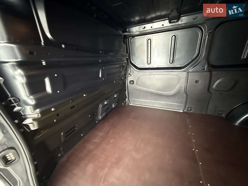 Вантажний фургон Renault Trafic 2024 в Києві