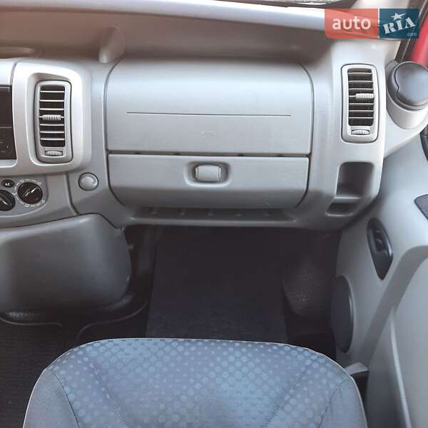 Грузопассажирский фургон Renault Trafic 2010 в Полтаве