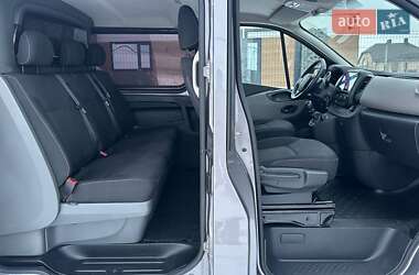 Грузопассажирский фургон Renault Trafic 2015 в Дубно