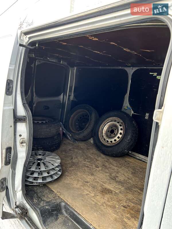 Грузовой фургон Renault Trafic 2003 в Павлограде фото 9 Грузовой фургон Renault Trafic 2003 в Павлограде