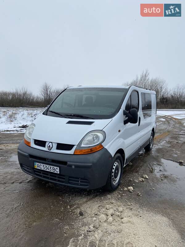 Грузовой фургон Renault Trafic 2005 в Ратным