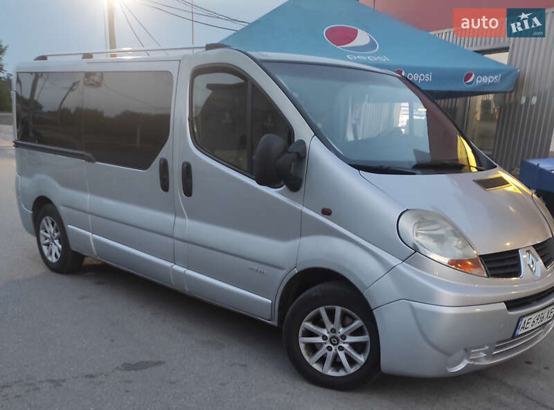 Минивэн Renault Trafic 2007 в Царичанке