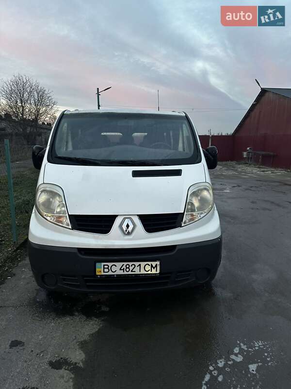 Минивэн Renault Trafic 2011 в Буске
