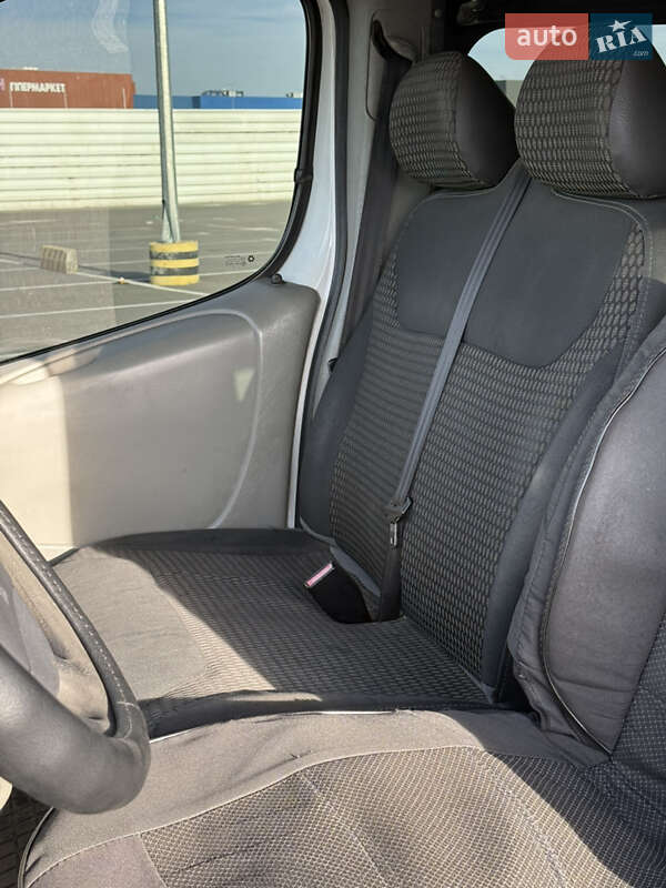 Минивэн Renault Trafic 2005 в Львове