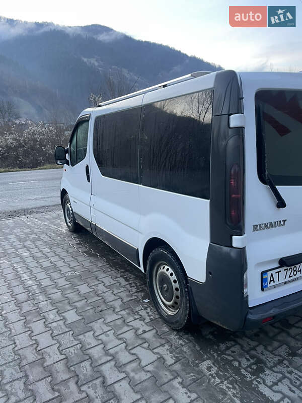 Минивэн Renault Trafic 2006 в Буковеле