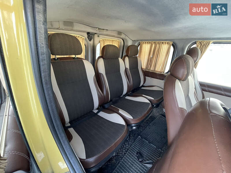 Минивэн Renault Trafic 2002 в Здолбунове