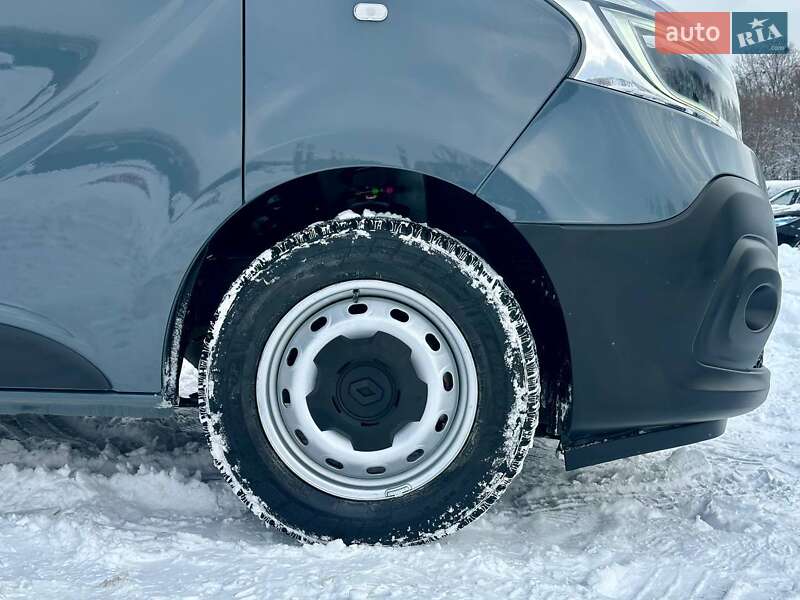 Грузопассажирский фургон Renault Trafic 2021 в Львове