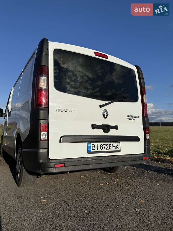 Грузовой фургон Renault Trafic 2015 в Полтаве