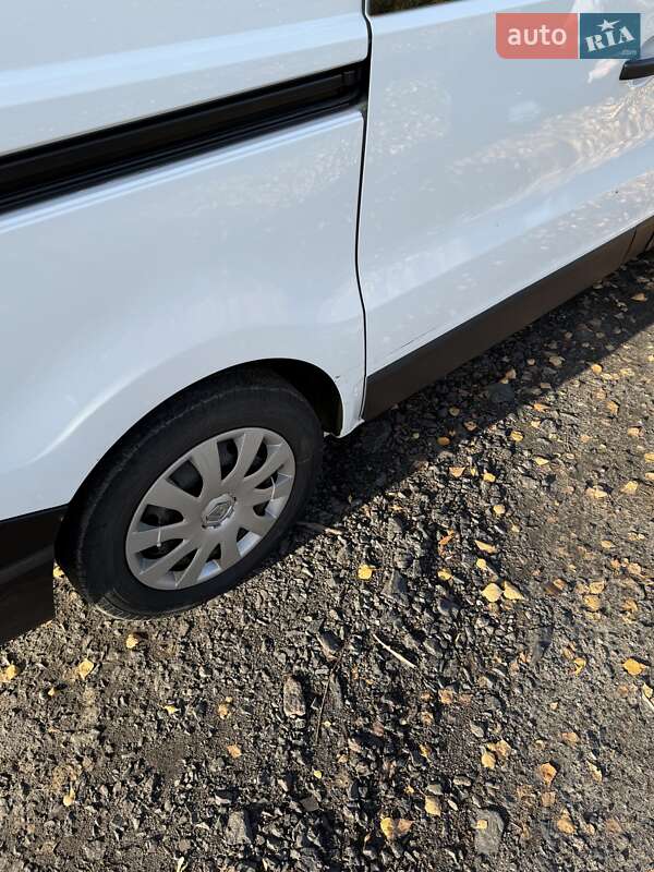 Грузовой фургон Renault Trafic 2015 в Полтаве
