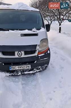 Грузопассажирский фургон Renault Trafic 2005 в Золочеве