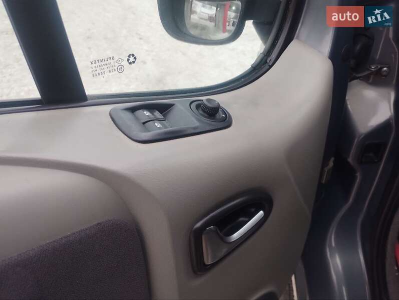 Минивэн Renault Trafic 2012 в Дубно