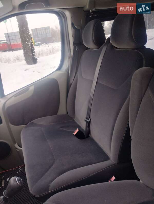 Минивэн Renault Trafic 2012 в Дубно