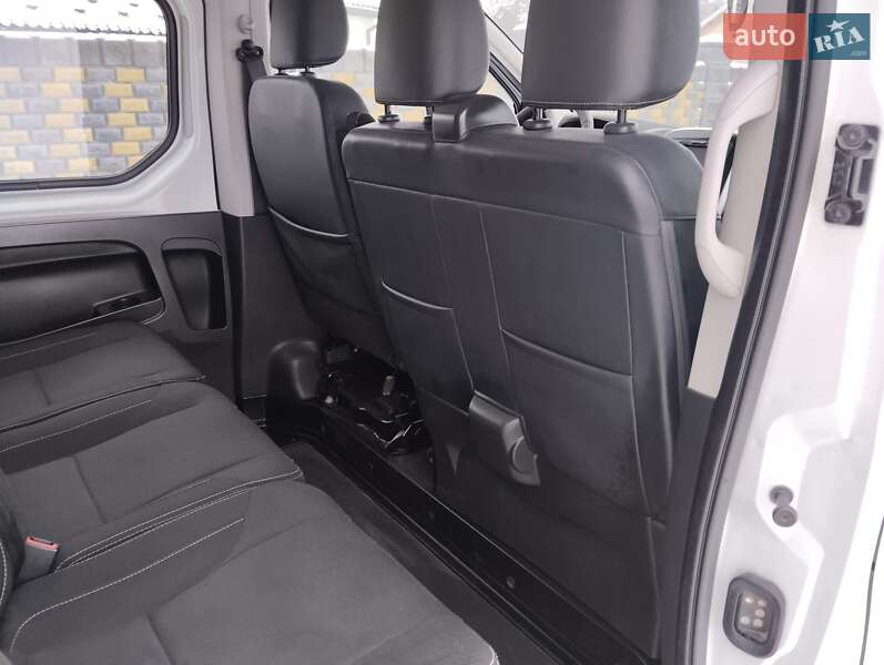 Грузопассажирский фургон Renault Trafic 2019 в Дубно