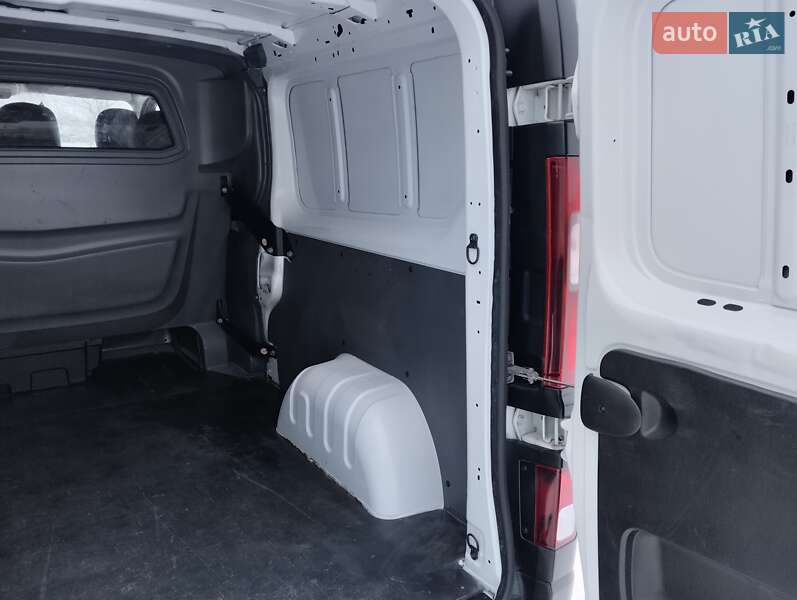 Грузопассажирский фургон Renault Trafic 2019 в Дубно