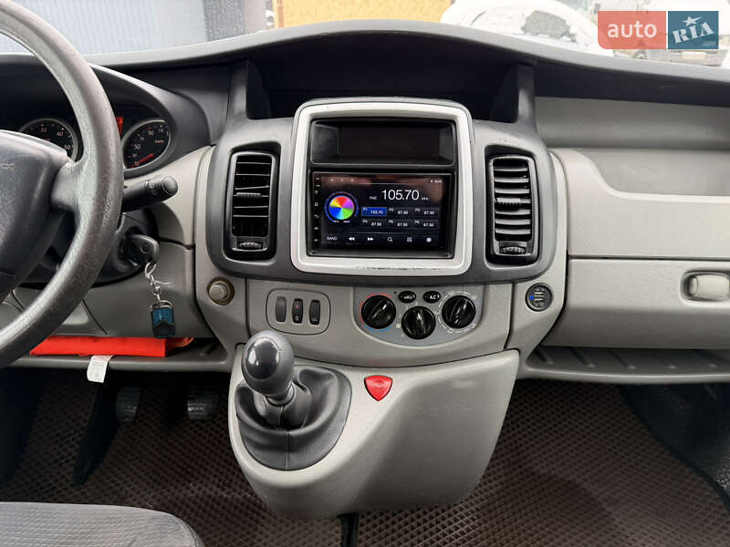 Минивэн Renault Trafic 2011 в Ровно