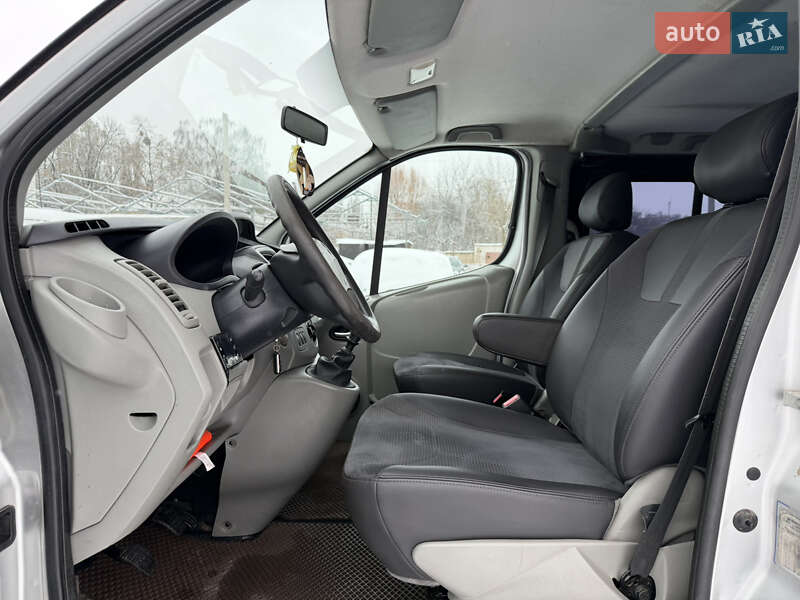 Минивэн Renault Trafic 2011 в Ровно