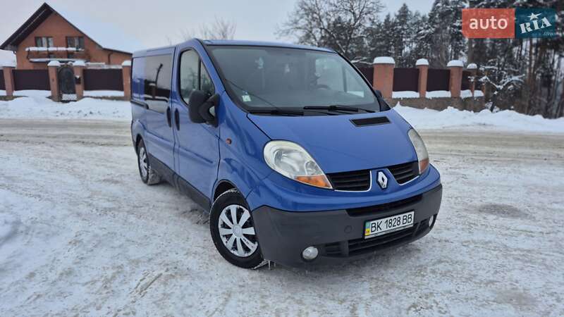 Минивэн Renault Trafic 2007 в Коростене