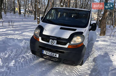 Мінівен Renault Trafic 2004 в Хотині