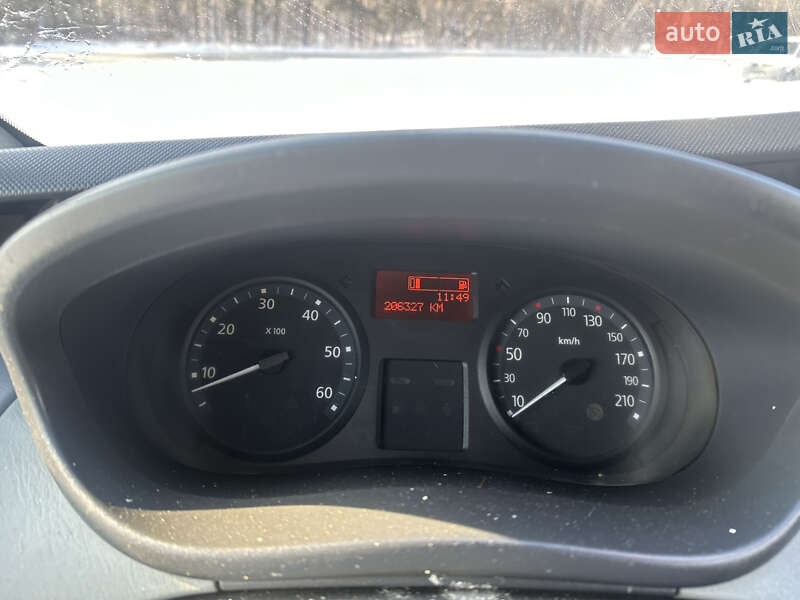 Грузовой фургон Renault Trafic 2011 в Савинцах