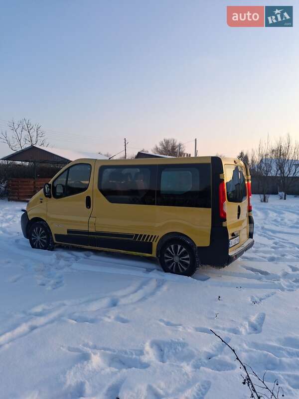 Минивэн Renault Trafic 2006 в Валках