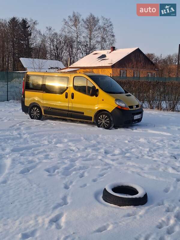 Минивэн Renault Trafic 2006 в Валках